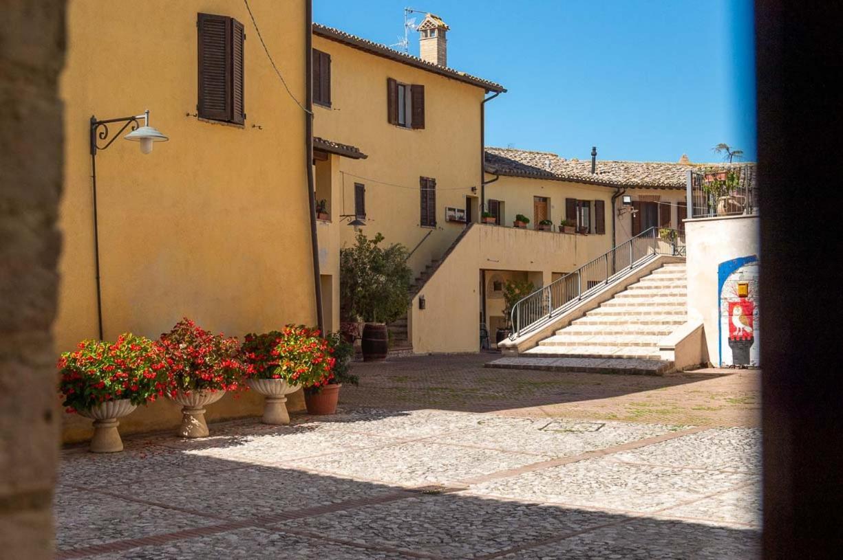 Torre Della Botonta Bed & Breakfast Castel Ritaldi Екстериор снимка