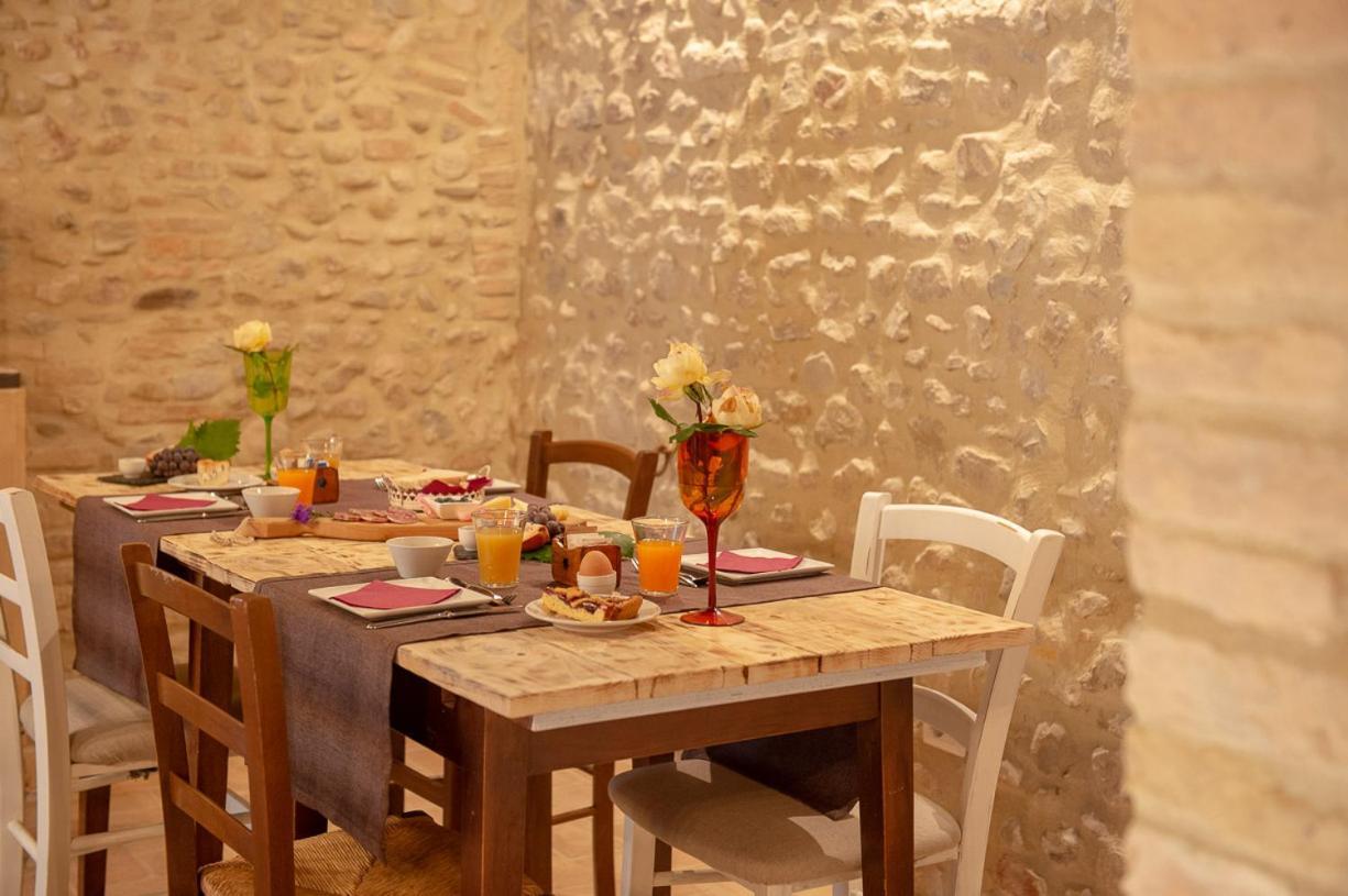 Torre Della Botonta Bed & Breakfast Castel Ritaldi Екстериор снимка