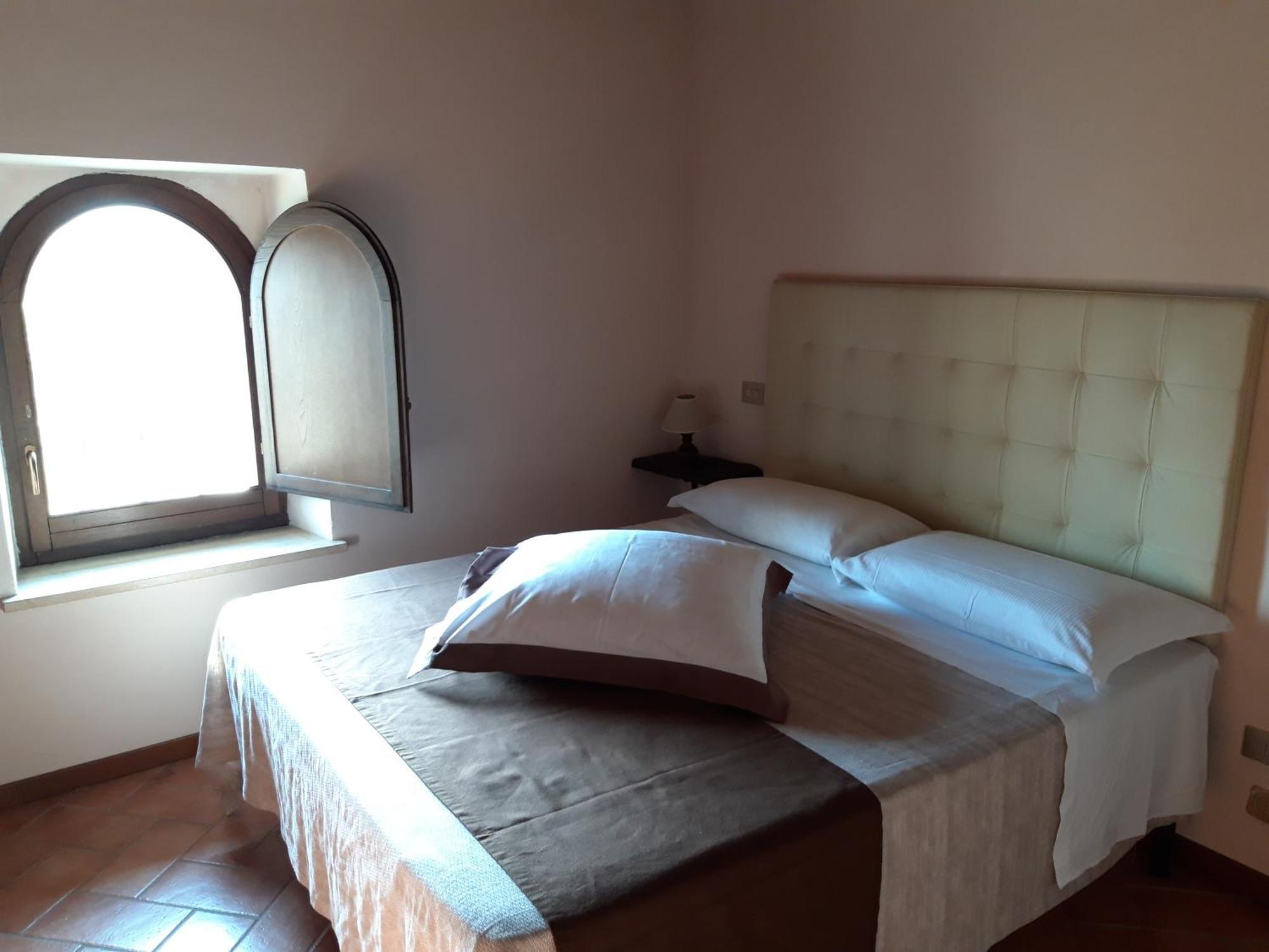 Torre Della Botonta Bed & Breakfast Castel Ritaldi Стая снимка