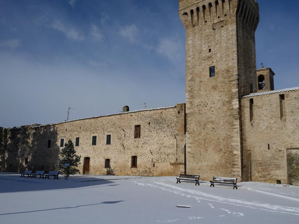 Torre Della Botonta Bed & Breakfast Castel Ritaldi Екстериор снимка