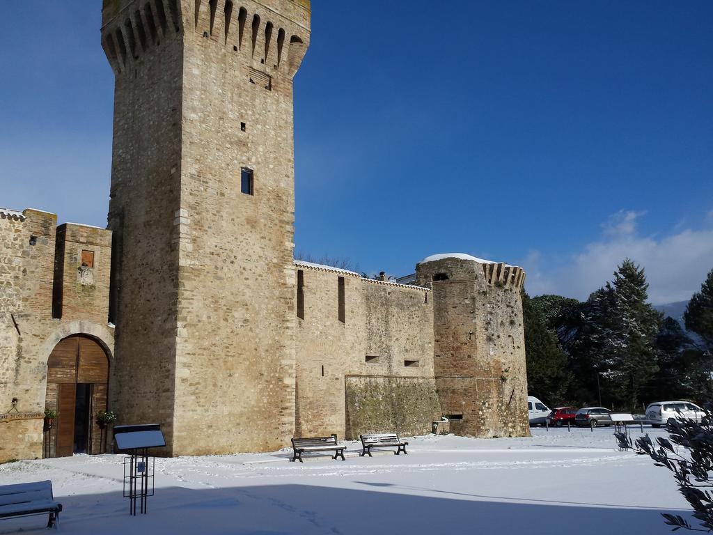 Torre Della Botonta Bed & Breakfast Castel Ritaldi Екстериор снимка