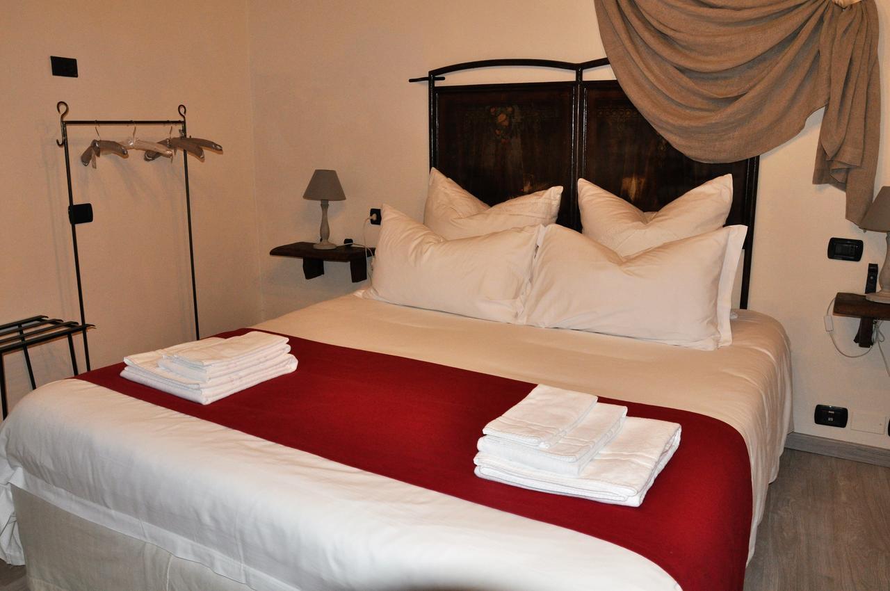 Torre Della Botonta Bed & Breakfast Castel Ritaldi Екстериор снимка