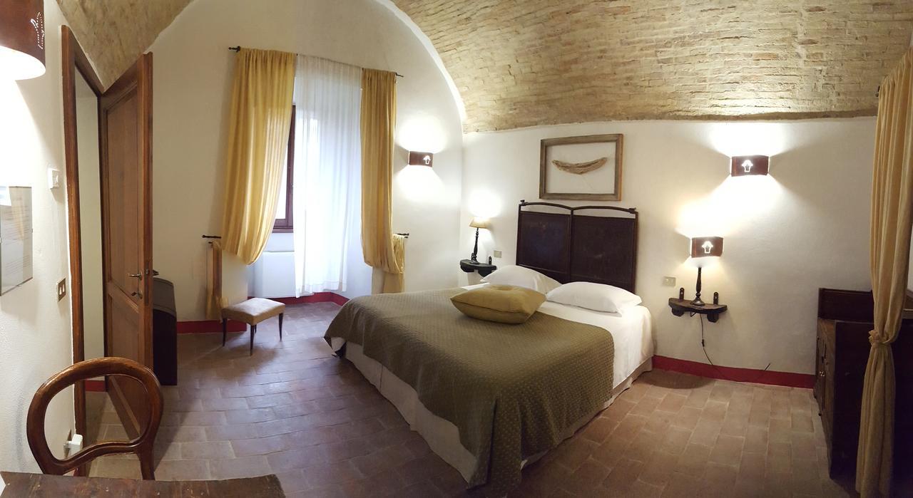 Torre Della Botonta Bed & Breakfast Castel Ritaldi Екстериор снимка