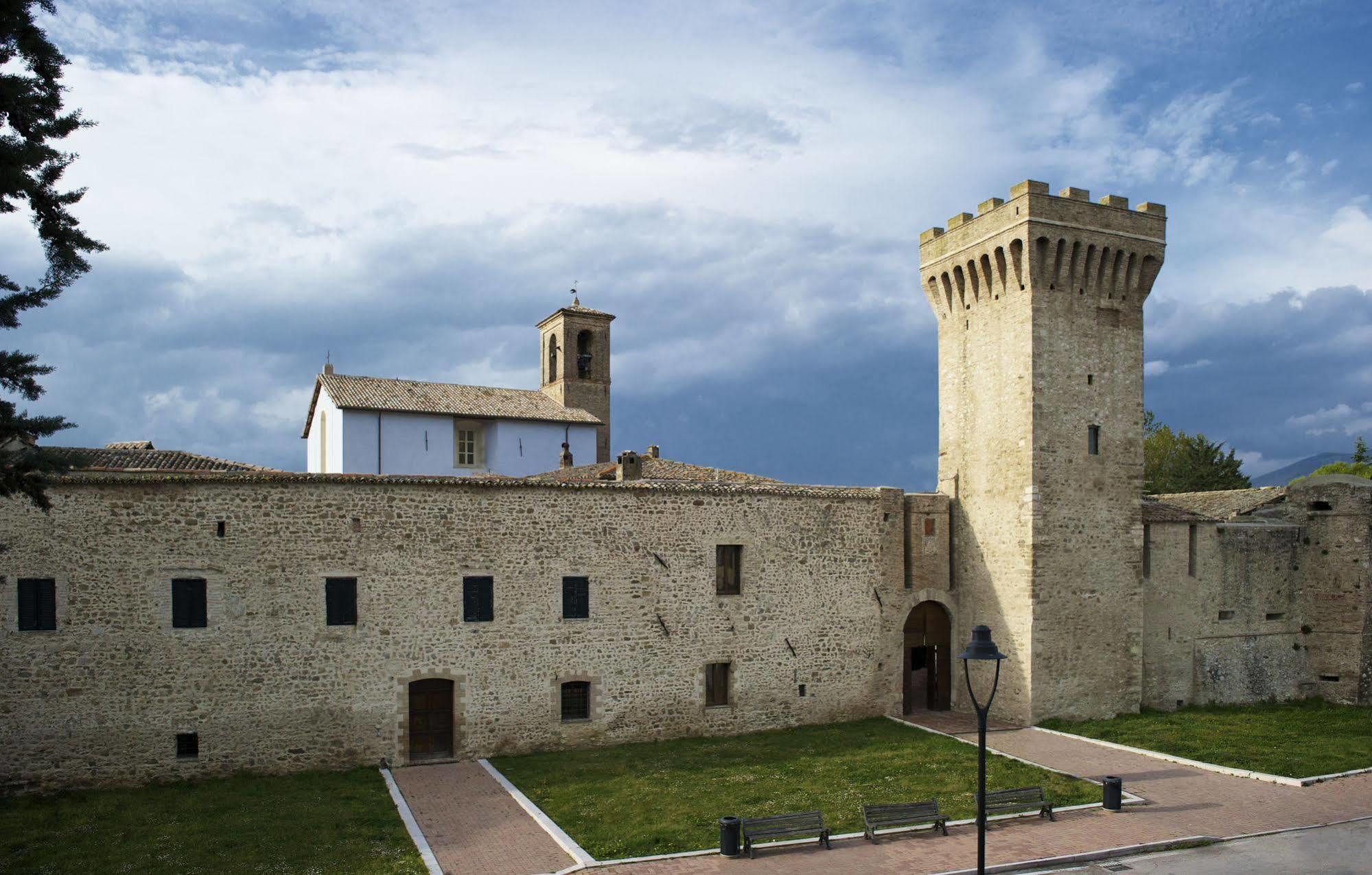 Torre Della Botonta Bed & Breakfast Castel Ritaldi Екстериор снимка